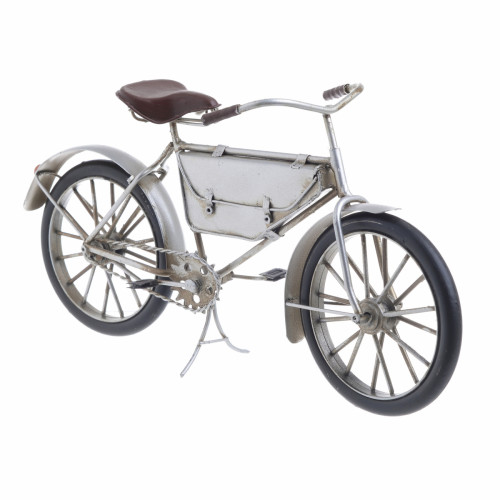 модель bicycle серебристого цвета в Тольятти